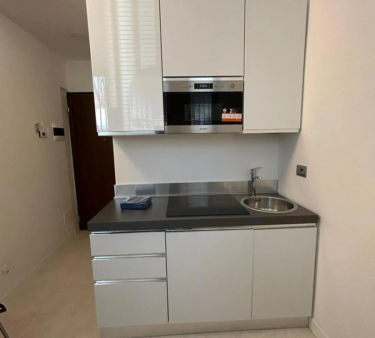 Elegant Studio Milan 0*,