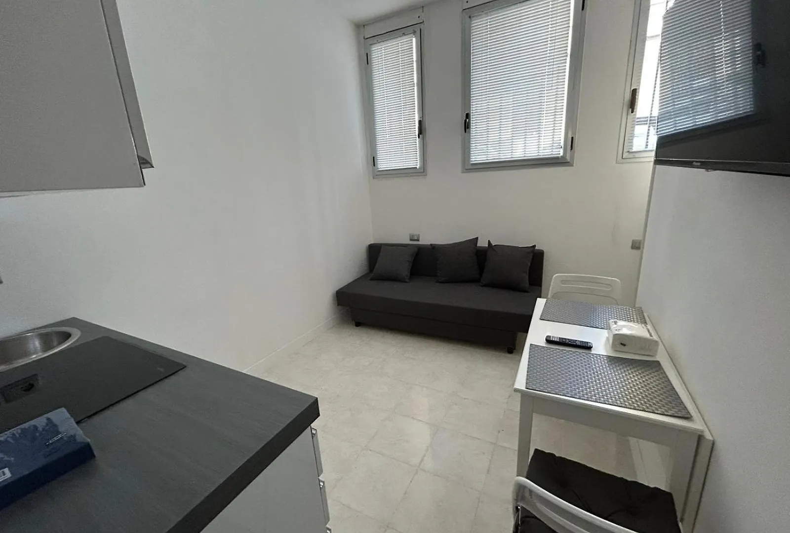 Elegant Studio location